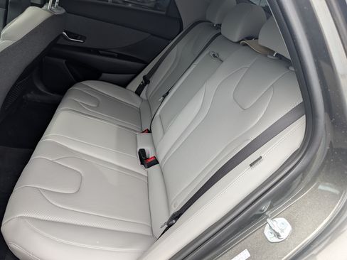 Certified 2024 Hyundai Elantra Limited FWD image 13