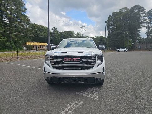 Used 2025 GMC Sierra 1500 SLT AWD/4WD image 3