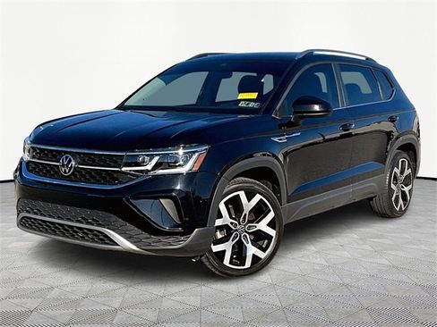 Used 2022 Volkswagen Taos SEL image 3