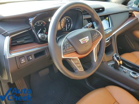 Certified 2025 Cadillac XT5 Premium Luxury FWD image 19