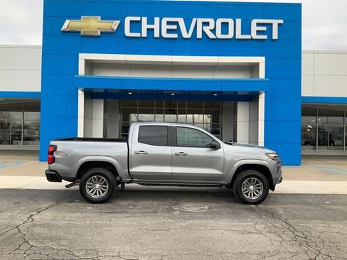 Used 2024 Chevrolet Colorado LT w/ LT Convenience Package III image 6