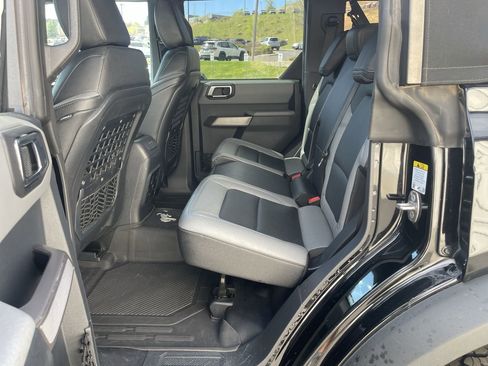 Used 2023 Ford Bronco Black Diamond image 12