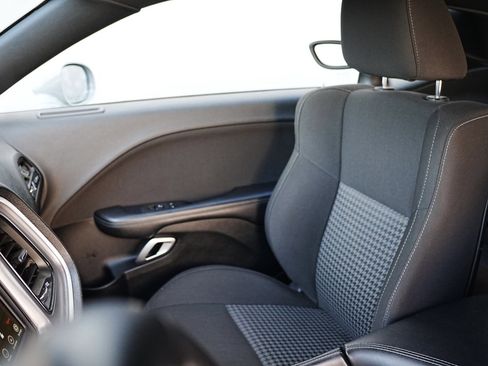 Used 2022 Dodge Challenger R/T w/ Blacktop Package image 11