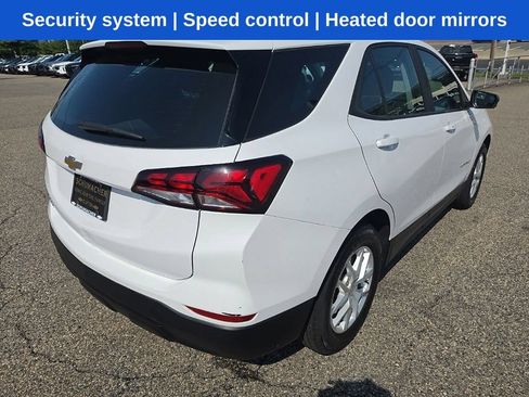 Used 2023 Chevrolet Equinox LS FWD image 4