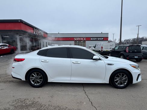 Used 2019 Kia Optima LX image 2