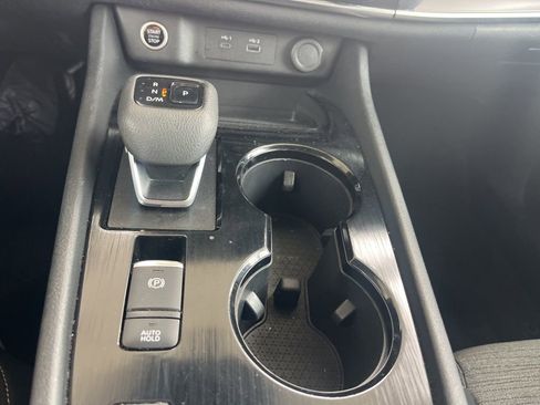 Used 2023 Nissan Rogue SV image 18