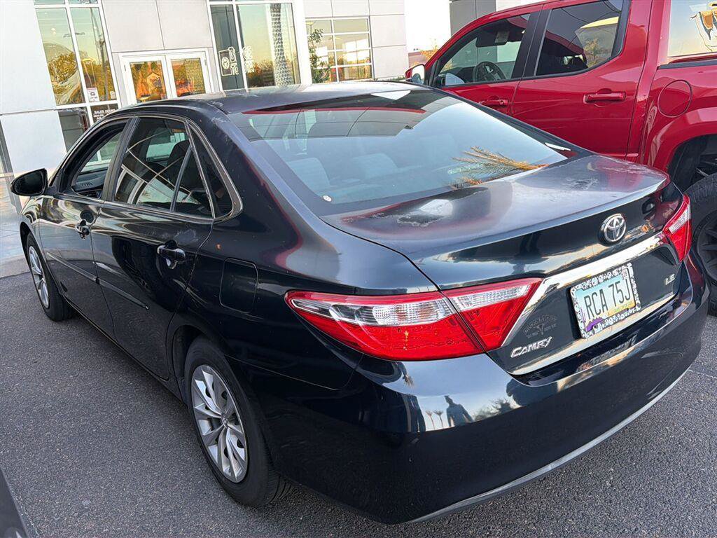Used 2017 Toyota Camry LE FWD image 5