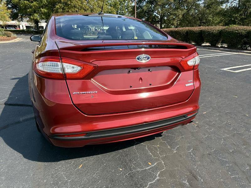 Used 2016 Ford Fusion SE w/ Equipment Group 201A FWD image 4