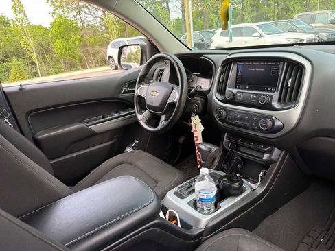 Used 2019 Chevrolet Colorado LT RWD image 12