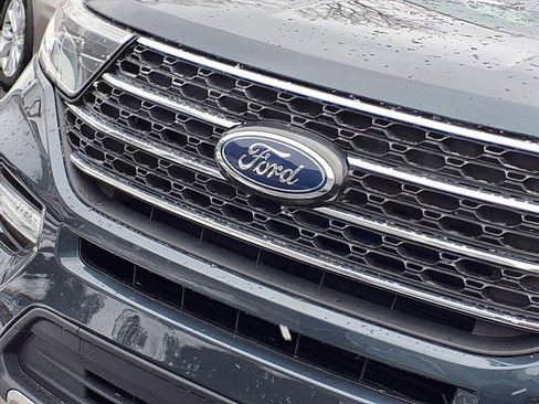 Used 2023 Ford Explorer XLT w/ Equipment Group 202A image 29