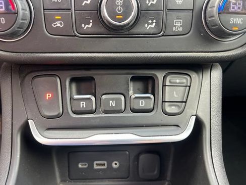 Used 2020 GMC Terrain SLE w/ Driver Convenience Package FWD image 25
