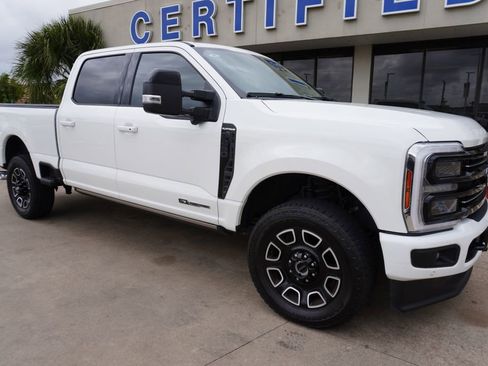 Used 2025 Ford F250 Platinum image 1