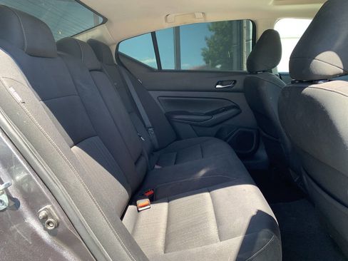 Used 2021 Nissan Altima 2.5 SV w/ SV Premium Package image 11