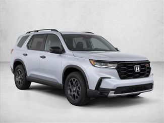 Used 2025 Honda Pilot TrailSport video 3