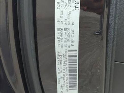Used 2019 Chrysler Pacifica Limited w/ Advanced Safetytec Group FWD image 28