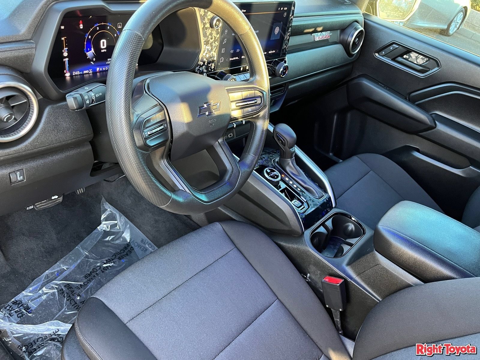 Used 2023 Chevrolet Colorado Trail Boss AWD/4WD image 19