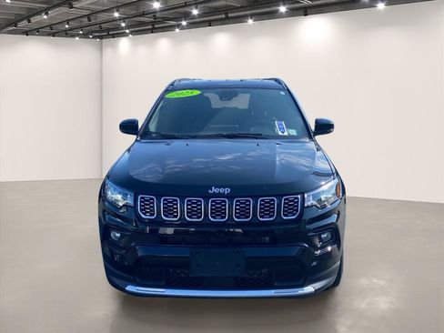 Certified 2025 Jeep Compass Limited AWD/4WD image 2