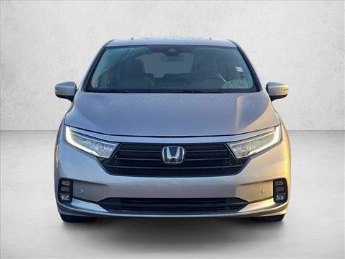 Used 2022 Honda Odyssey Touring image 2