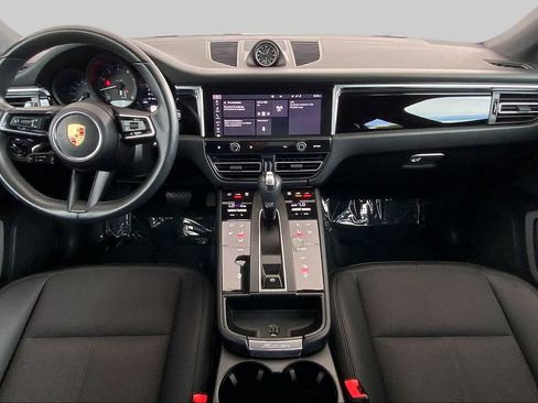 Used 2022 Porsche Macan AWD/4WD image 16