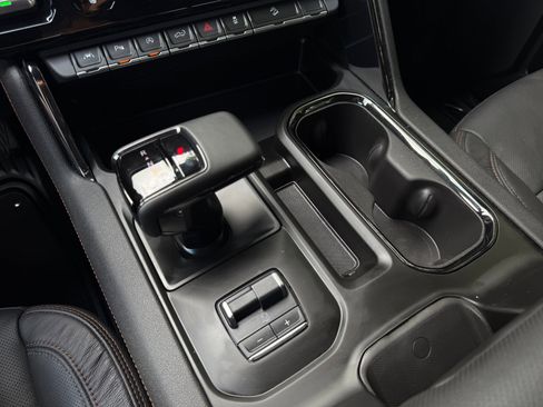 Used 2024 GMC Sierra 1500 AT4 w/ Technology Package image 38