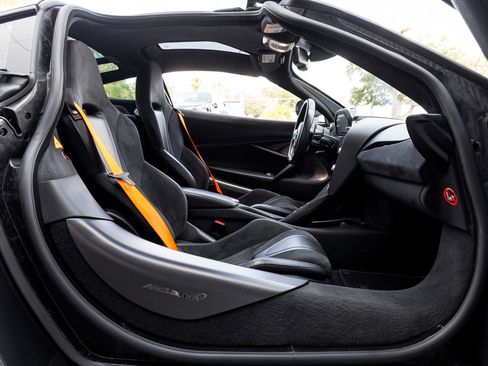 Used 2019 McLaren 720S Performance image 32
