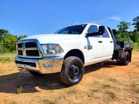 Used 2018 RAM 3500 Tradesman w/ Chrome Appearance Group image 2