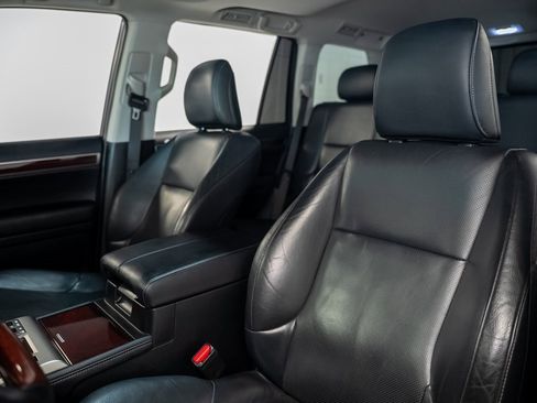 Used 2017 Lexus GX 460 Premium w/ Premium Package image 30