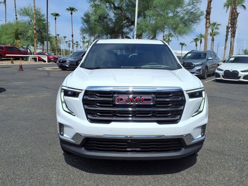 Used 2024 GMC Acadia Elevation FWD image 2