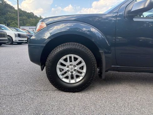 Used 2019 Nissan Frontier SV w/ Value Truck Package AWD/4WD image 7
