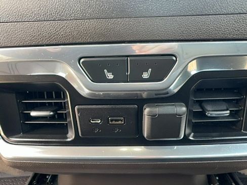 Used 2019 Chevrolet Silverado 1500 LTZ w/ LTZ Plus Package AWD/4WD image 19