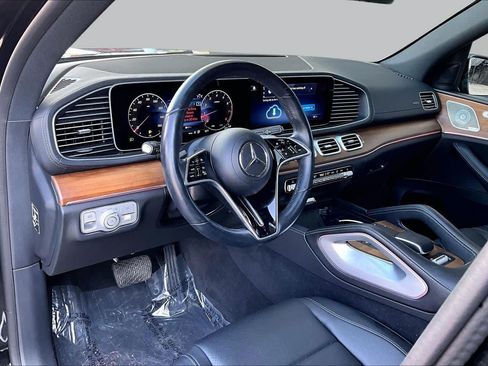 Used 2024 Mercedes-Benz GLS 450 4MATIC image 17