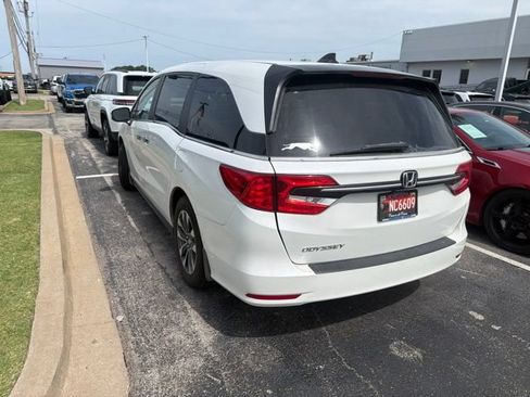 Used 2023 Honda Odyssey EX-L image 3