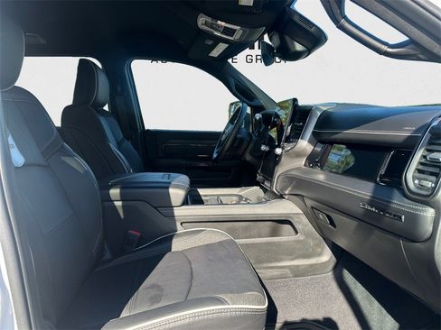 Certified 2025 RAM 2500 Limited w/ Towing Technology Group image 27