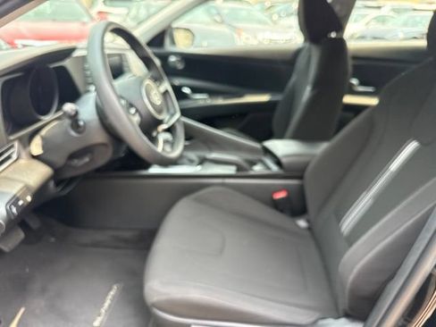 Used 2023 Hyundai Elantra SEL FWD image 21