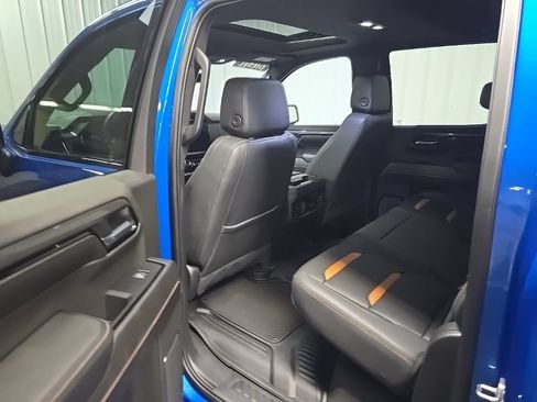 Used 2023 GMC Sierra 1500 AT4 w/ Technology Package AWD/4WD image 33
