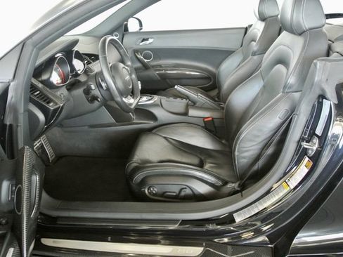 Used 2011 Audi R8 V10 image 29