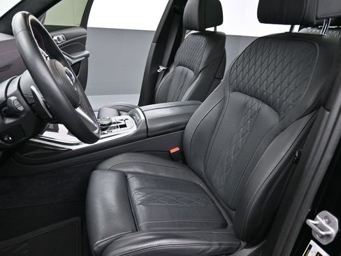 Used 2025 BMW X7 M60i AWD/4WD image 11