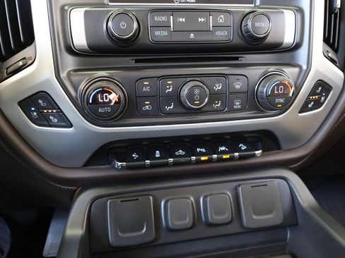Used 2018 GMC Sierra 1500 SLT AWD/4WD image 50