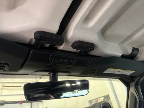 Used 2023 Jeep Wrangler Unlimited Sahara w/ Cold Weather Group AWD/4WD image 24
