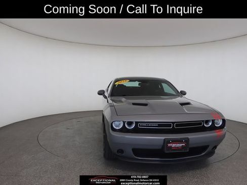 Used 2018 Dodge Challenger SXT RWD image 30