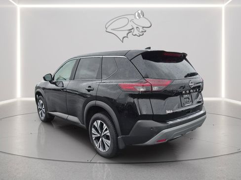 Used 2023 Nissan Rogue SV image 8