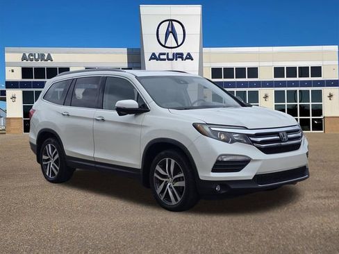 Used 2017 Honda Pilot Touring image 1