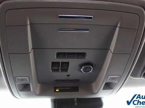 Used 2020 GMC Yukon XL SLT image 16