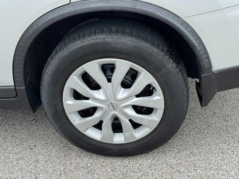 Used 2018 Nissan Rogue S AWD/4WD image 7