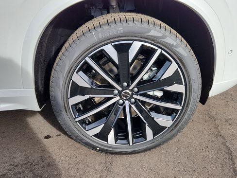 New 2026 Volvo XC90 B6 Plus w/ Protection Package Premier image 7