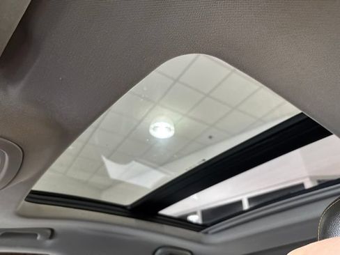 Used 2017 Chevrolet Impala Premier FWD image 29