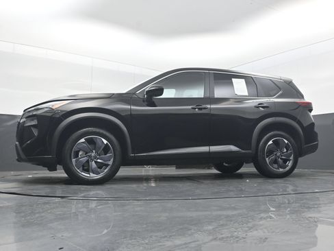 Used 2025 Nissan Rogue SV FWD image 34