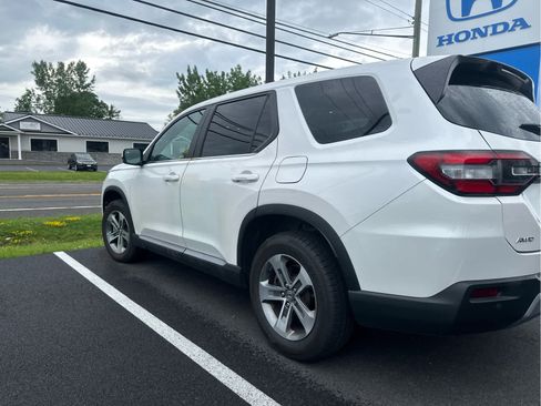 Used 2023 Honda Pilot EX-L image 3