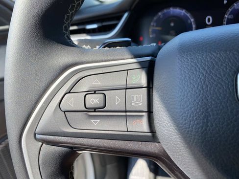 Certified 2023 Jeep Grand Cherokee Laredo w/ Luxury Tech Group I AWD/4WD image 17