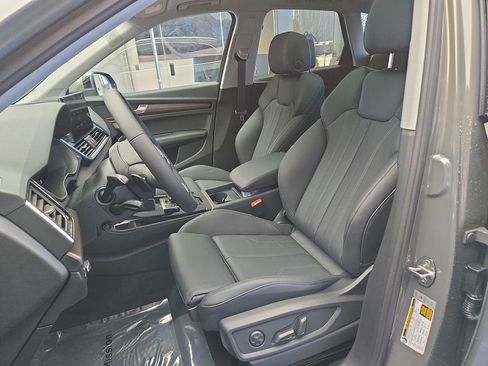 Certified 2025 Audi Q5 2.0T Premium Plus w/ Premium Plus Package image 3